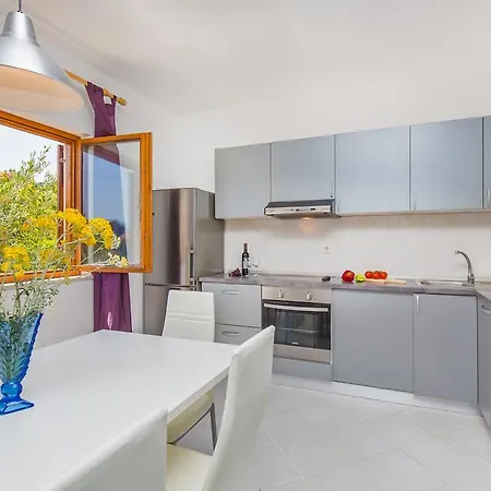 アパート Lujak *